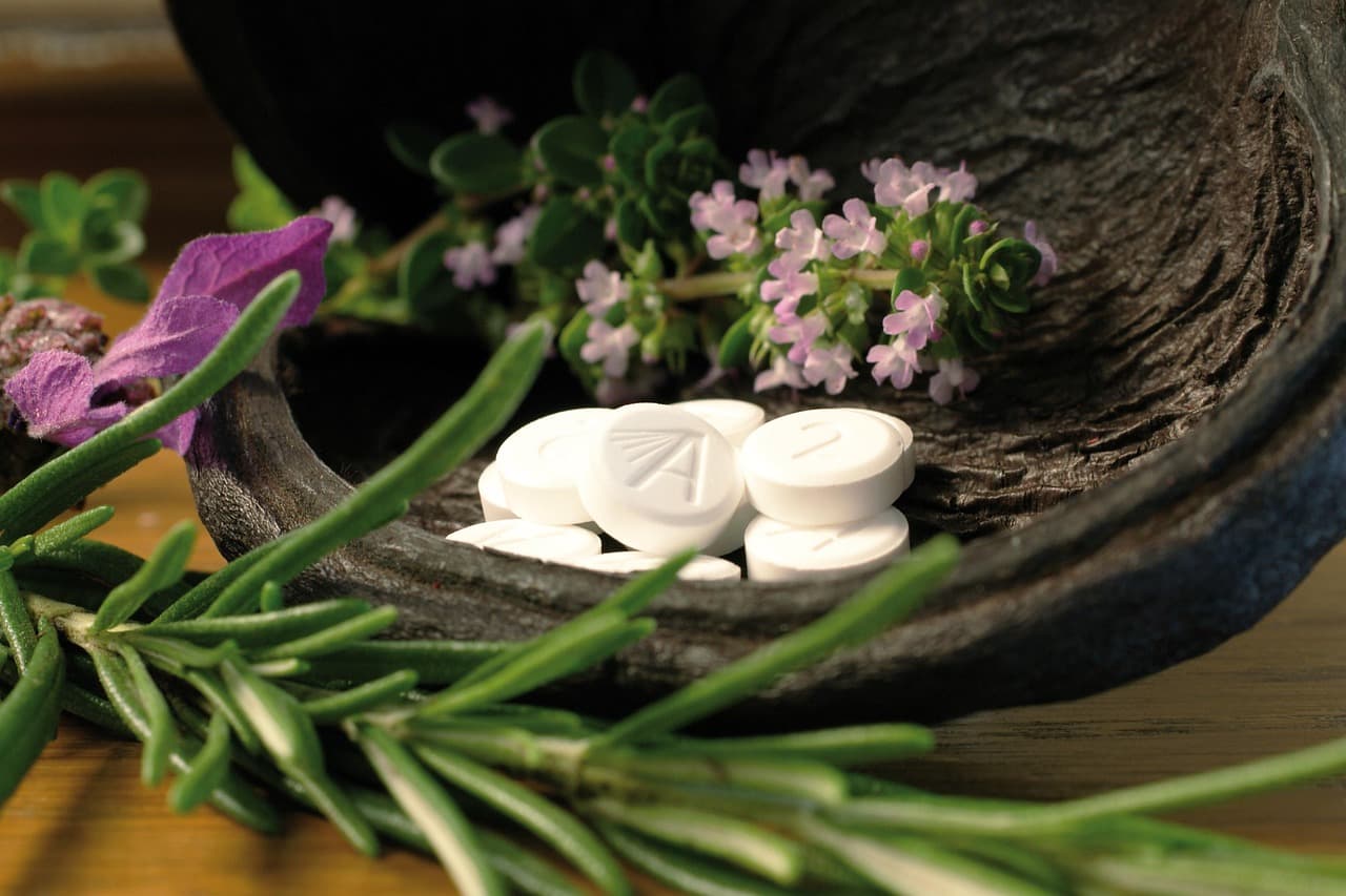 Homöopathische Präparate und Arzneigläser
